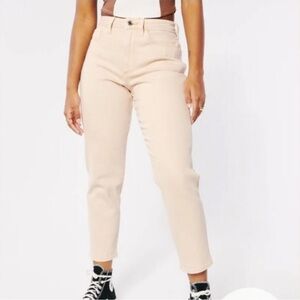 Hollister curvy high rise mom jean vintage stretch 7L cream tan